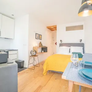 Apartment Downtown Comfy, Lisbon