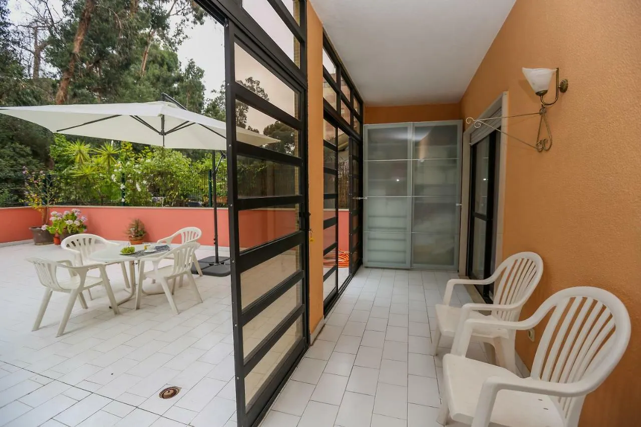Like-Home-T4-Bright Benfica Apt-Terrace Lisbon Apartment