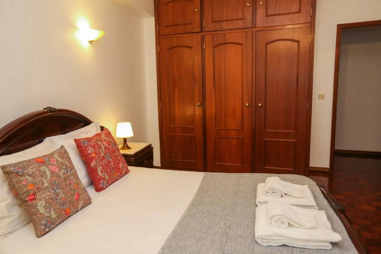 Like-Home-T4-Bright Benfica Apt-Terrace Lisbon Apartment